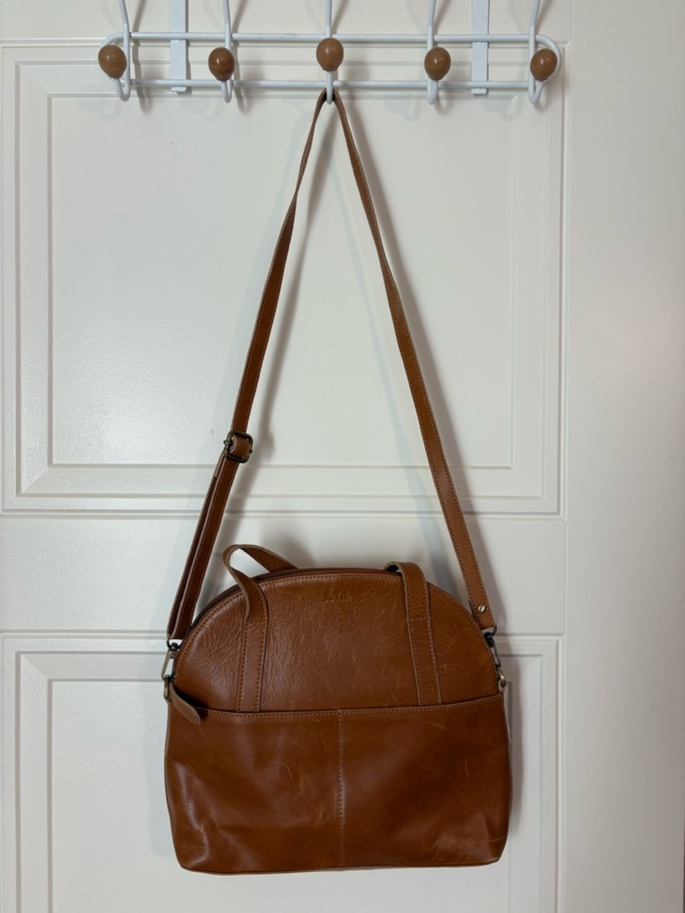 Leather Crossbody Bag in Brown - Classic Women's Shoulder Bag Joyn brand
